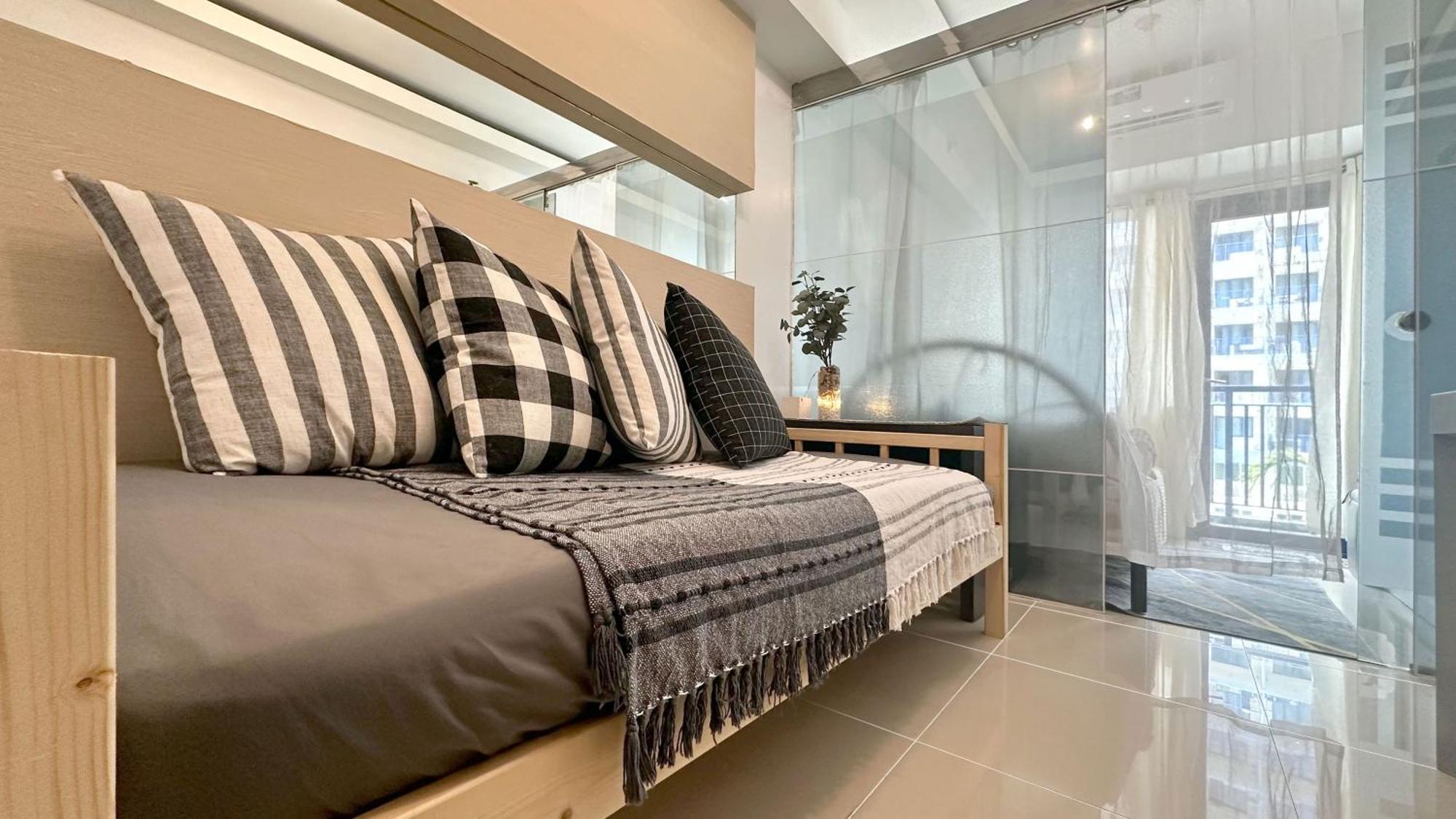 Sea 2-Br Unit With Free Parking Near Mall Of Asia Pasay Exterior foto